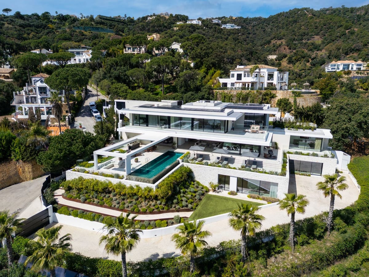 8 bedroom Villa For Sale
