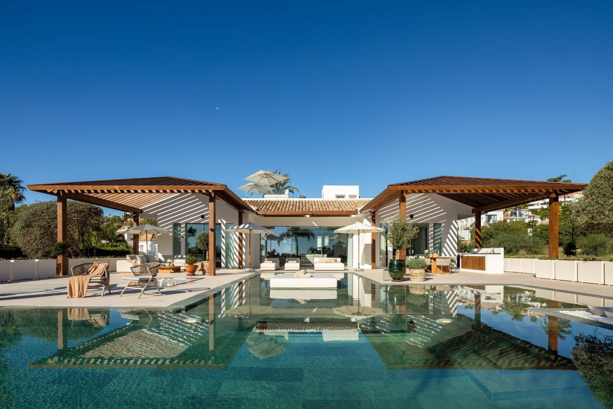 6 bedroom Villa For Sale