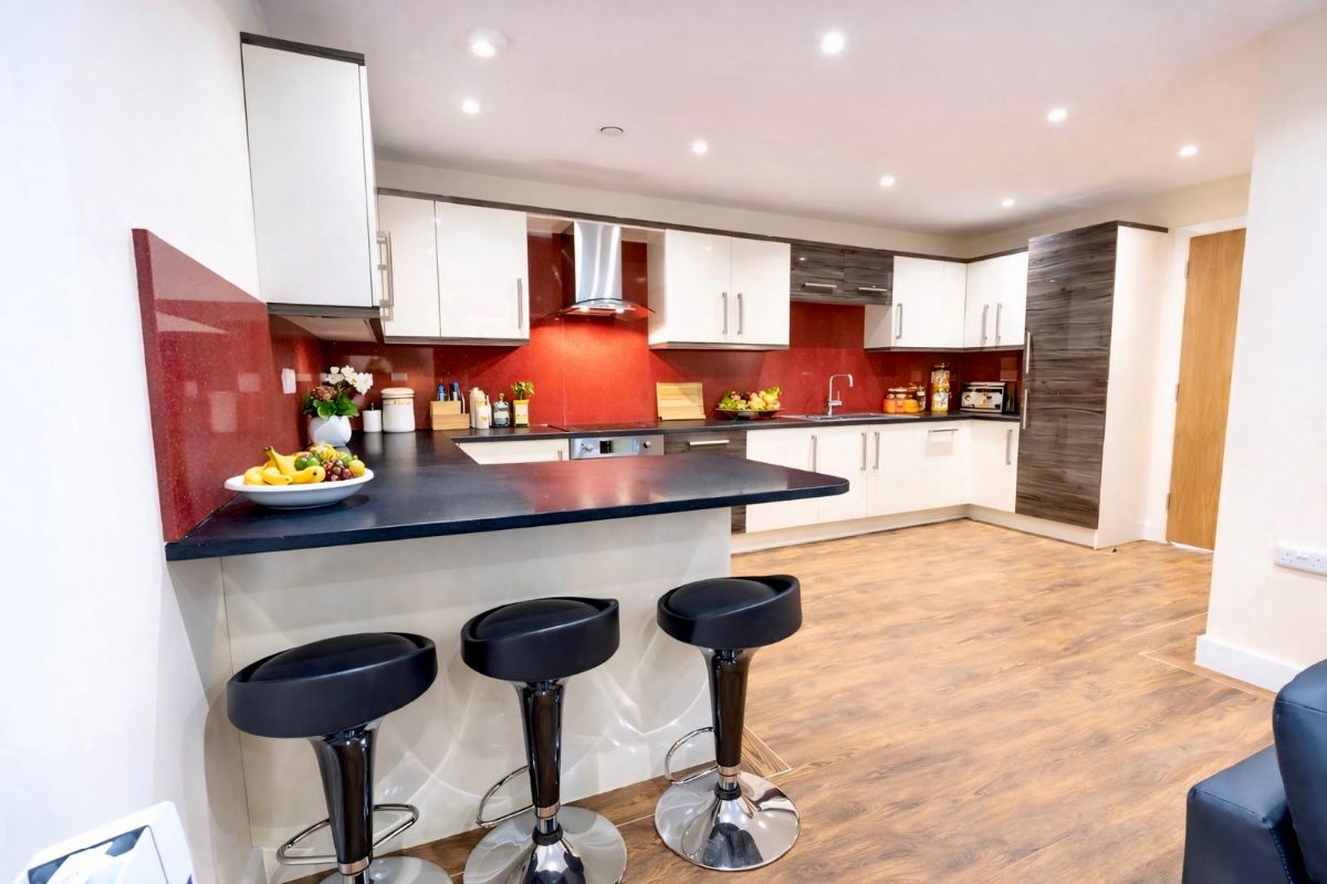 3 bedroom Apartment To Let
