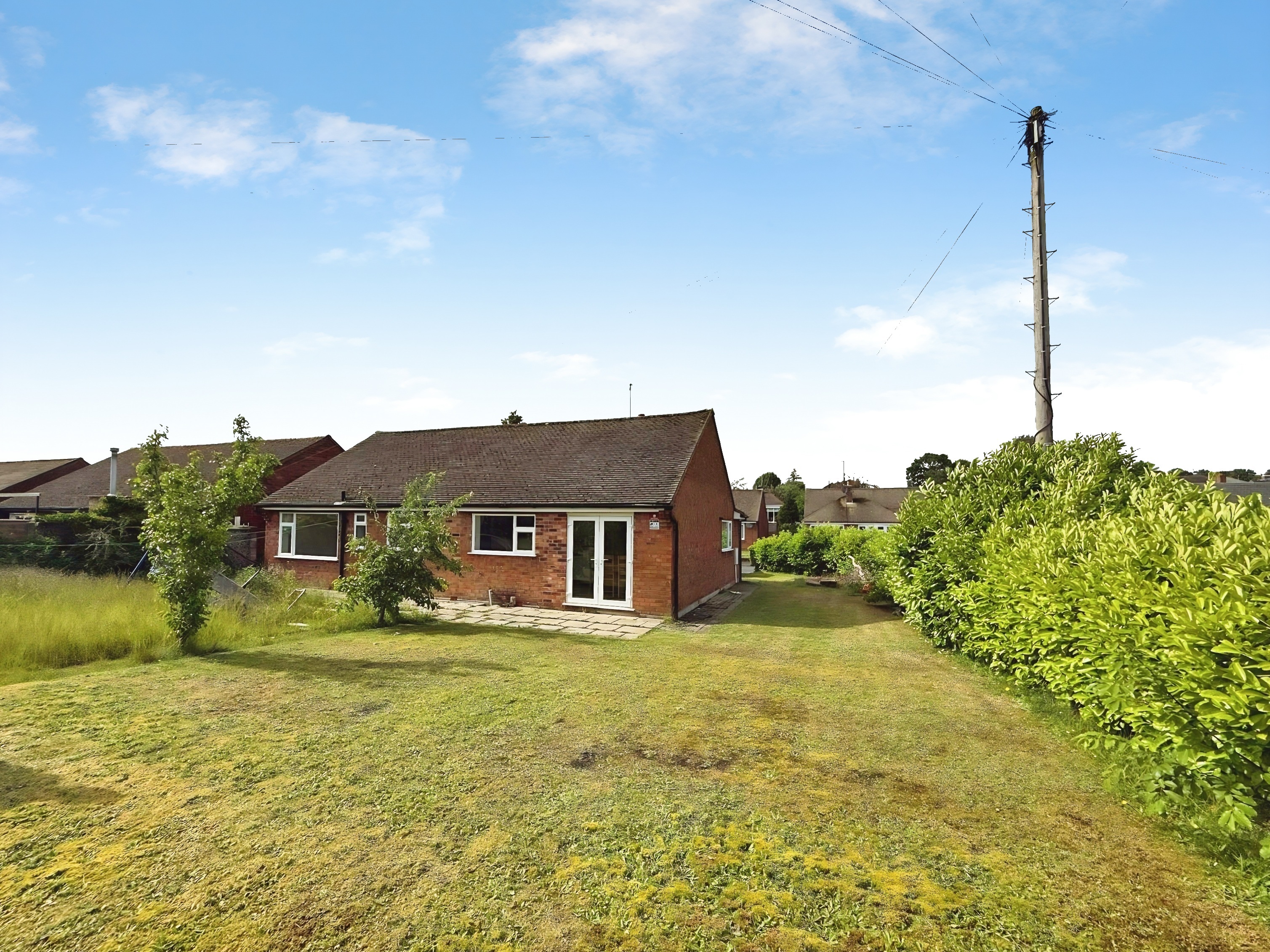 2 bedroom Detached bungalow To Let