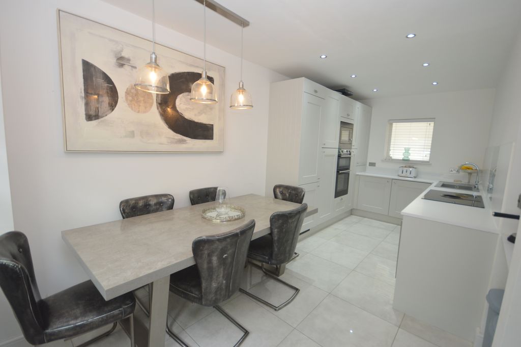 3 bedroom Terraced bungalow For Sale