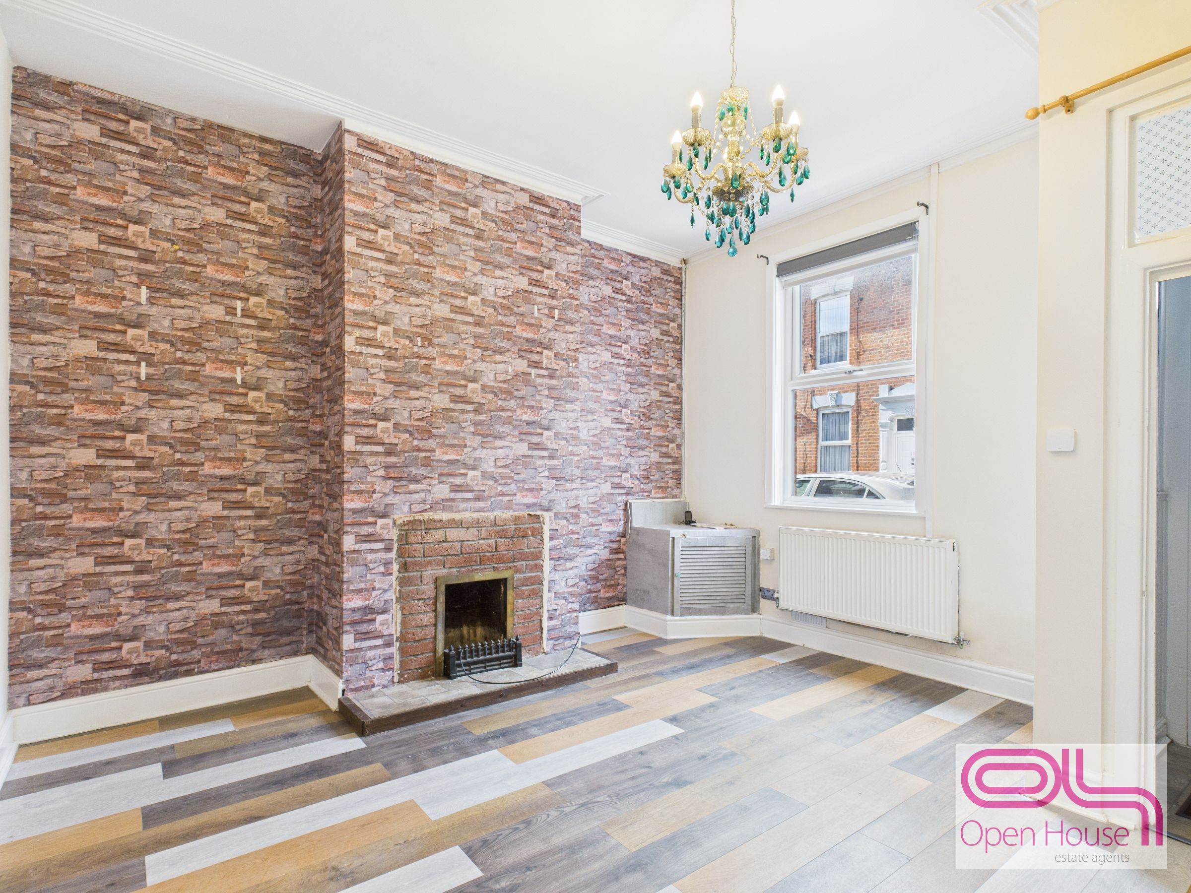 2 bedroom Terraced House To Let