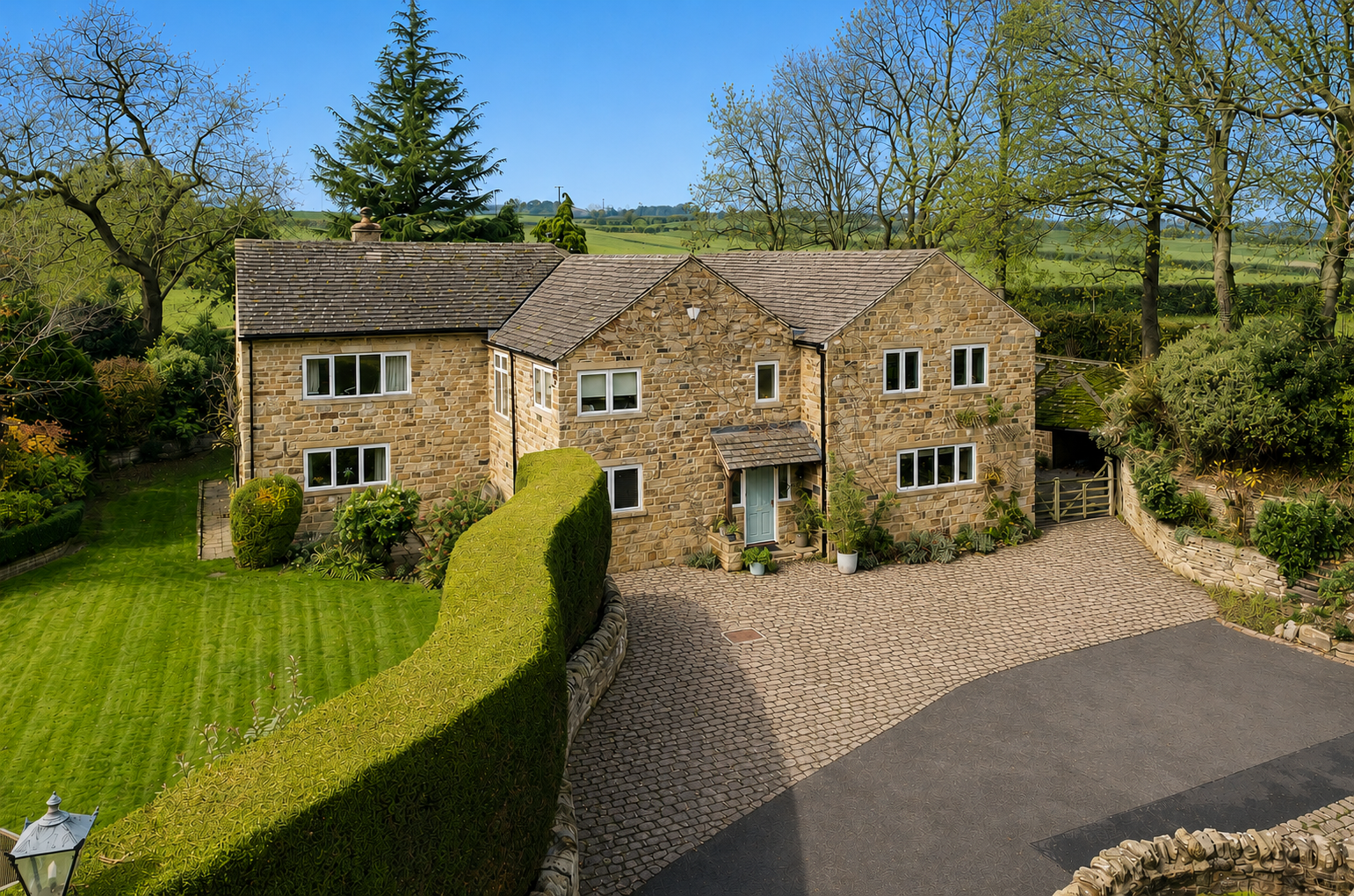 4 bedroom Detached house For Sale