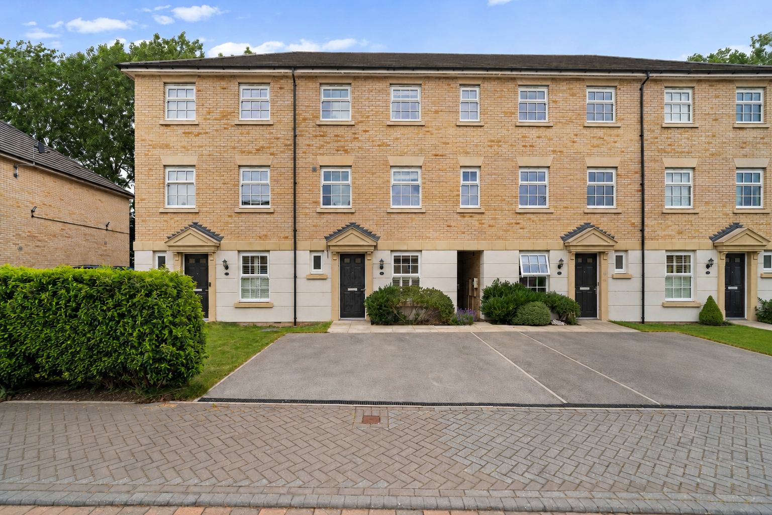 3 bedroom Town house Under Offer