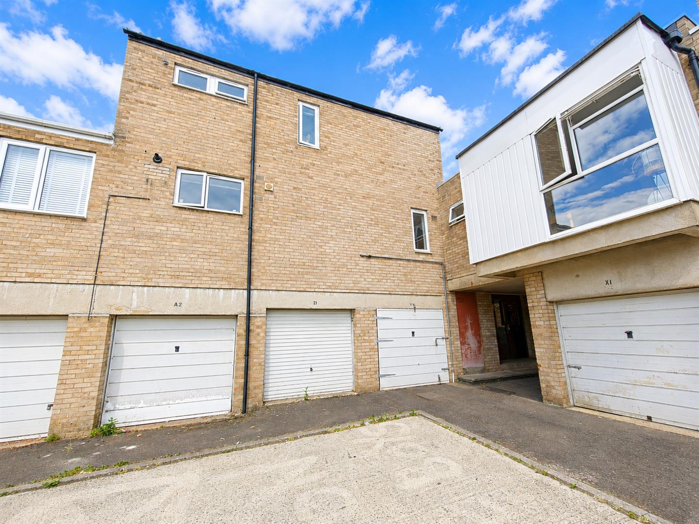3 bedroom Apartment Under Offer