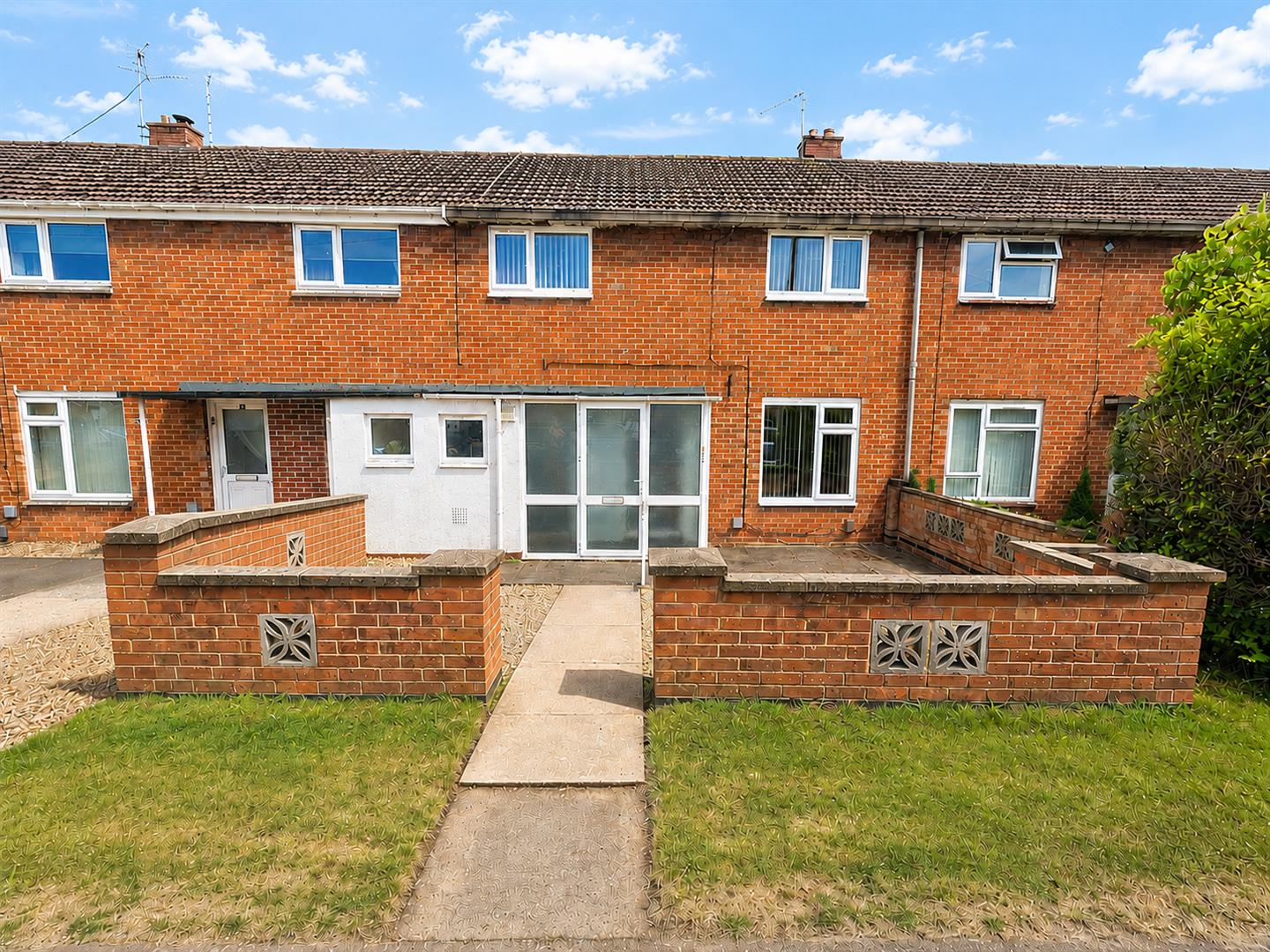 3 bedroom Terraced House Under Offer