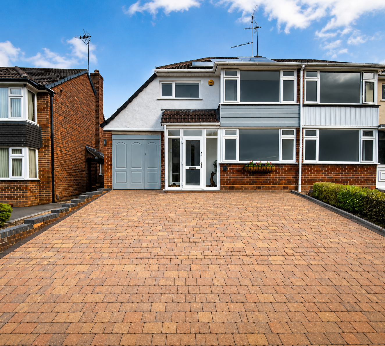 3 bedroom Semi-detached house For Sale