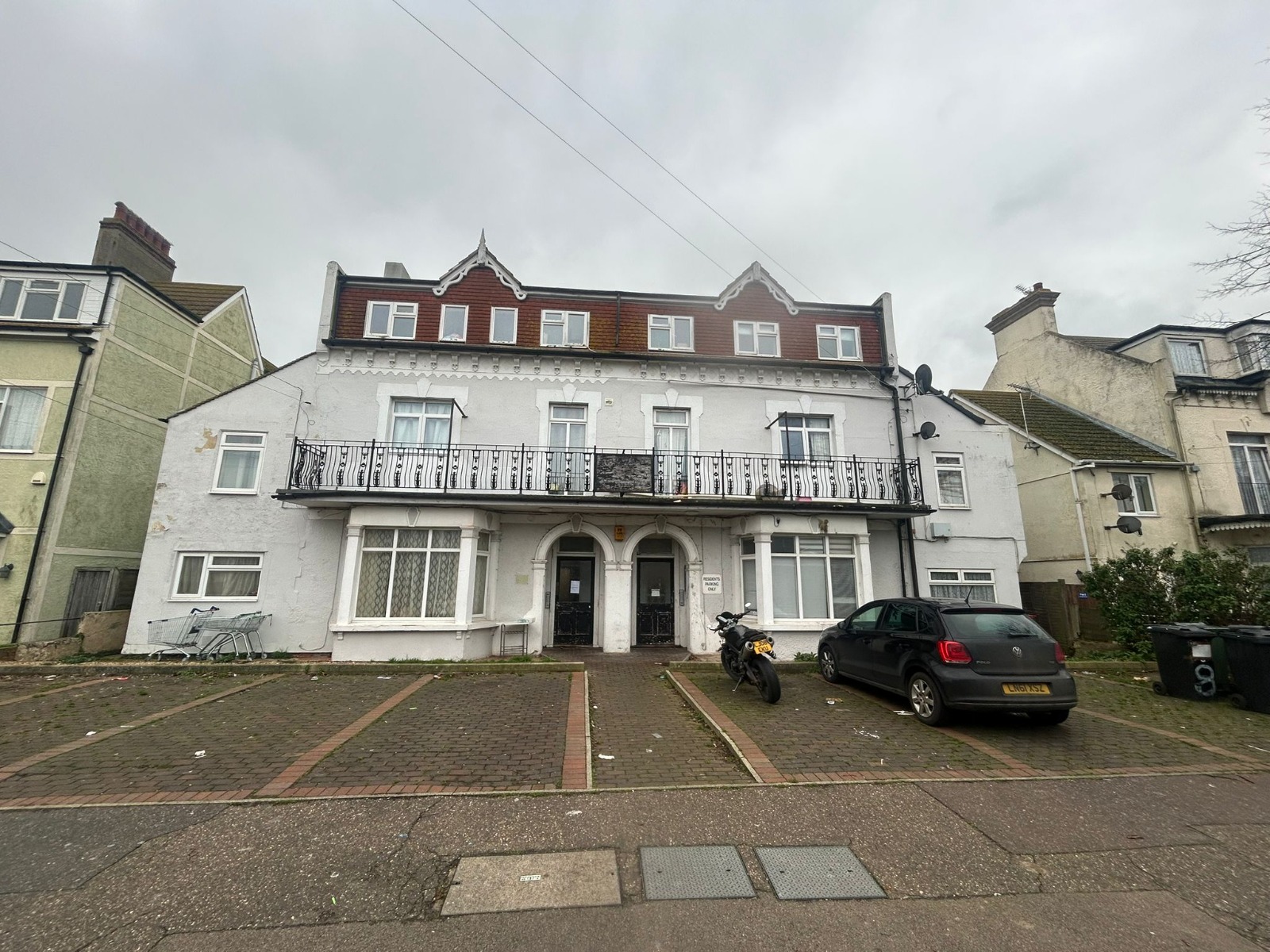 2 bedroom Flat To Let