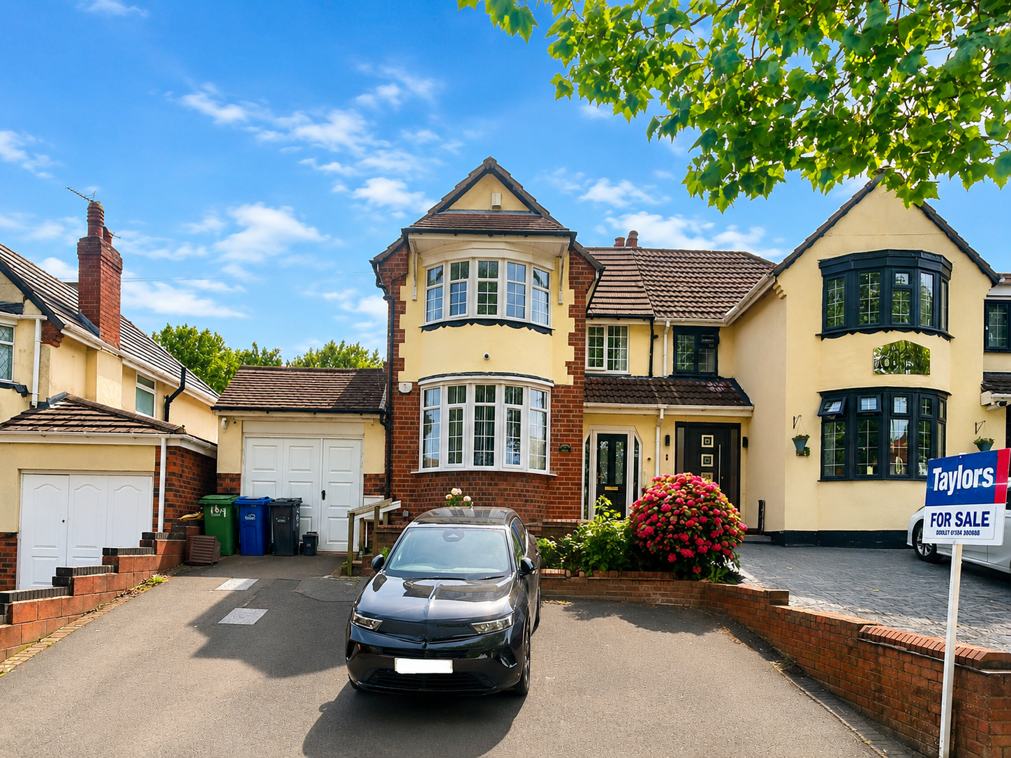 3 bedroom Semi-detached house For Sale