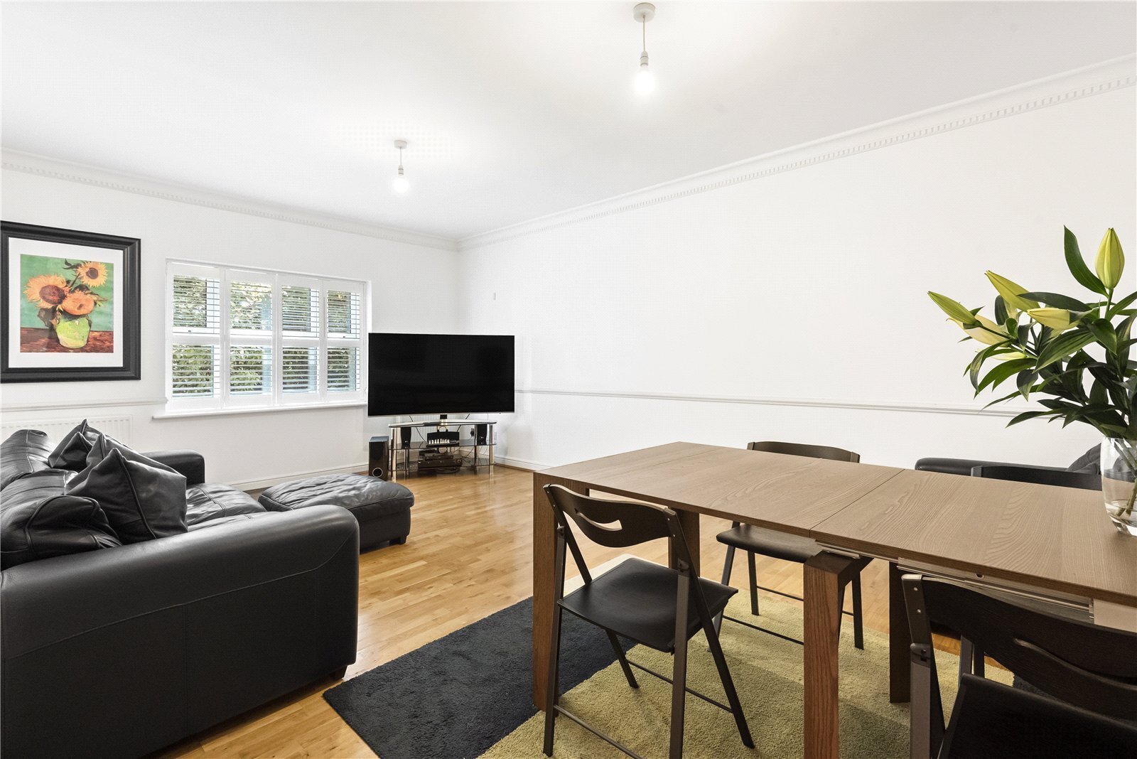2 bedroom Flat For Sale
