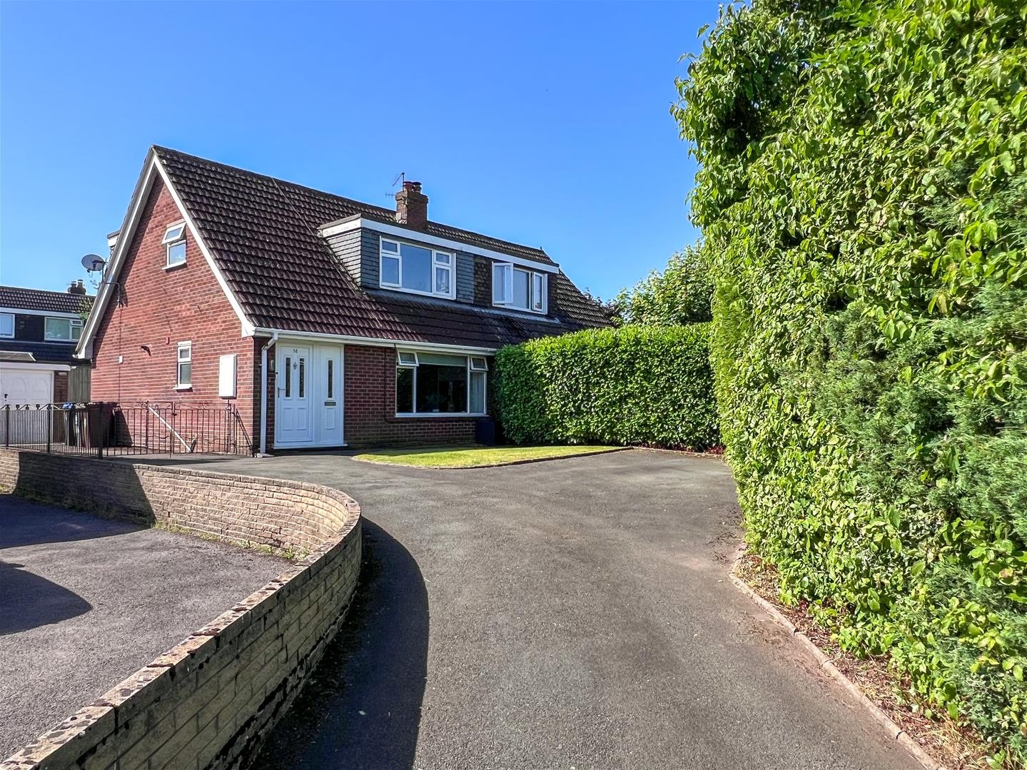 3 bedroom Link detached house Under Offer