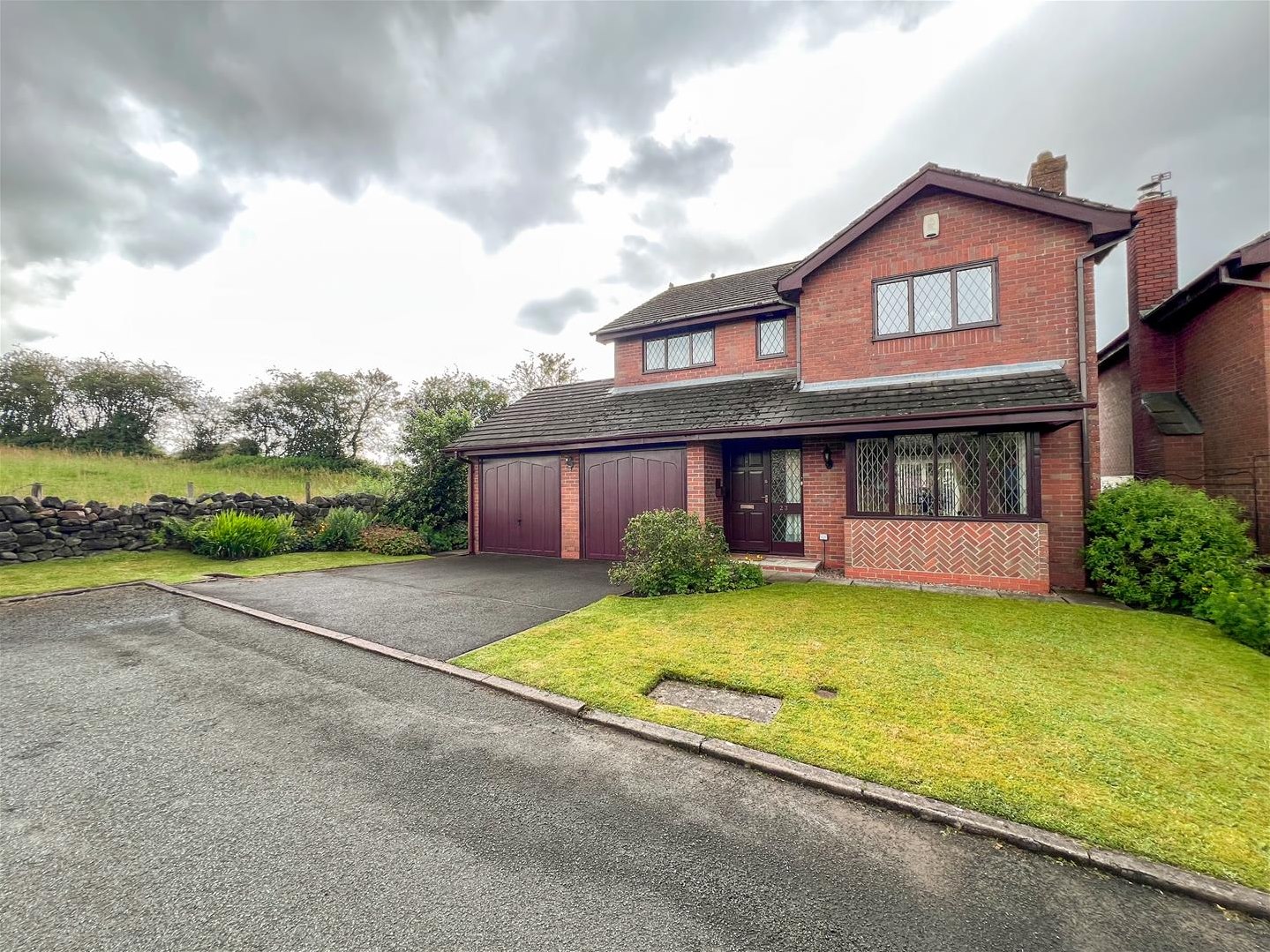 4 bedroom Link detached house Under Offer