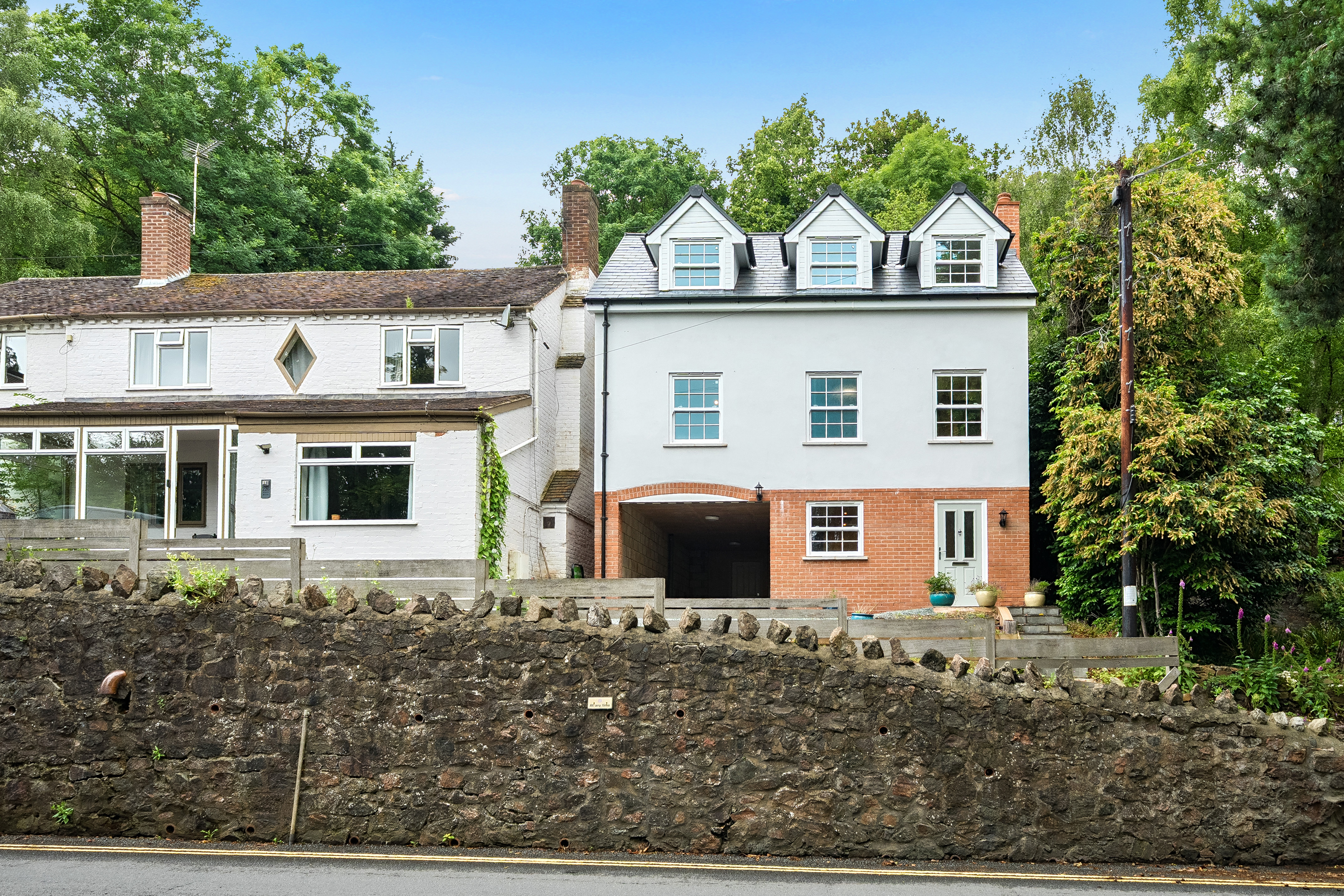 3 bedroom Detached house For Sale