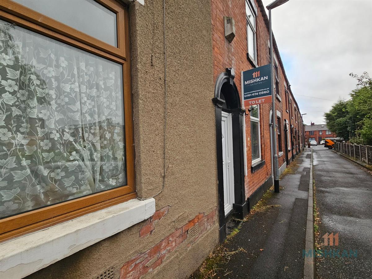 2 bedroom Terraced House To Let