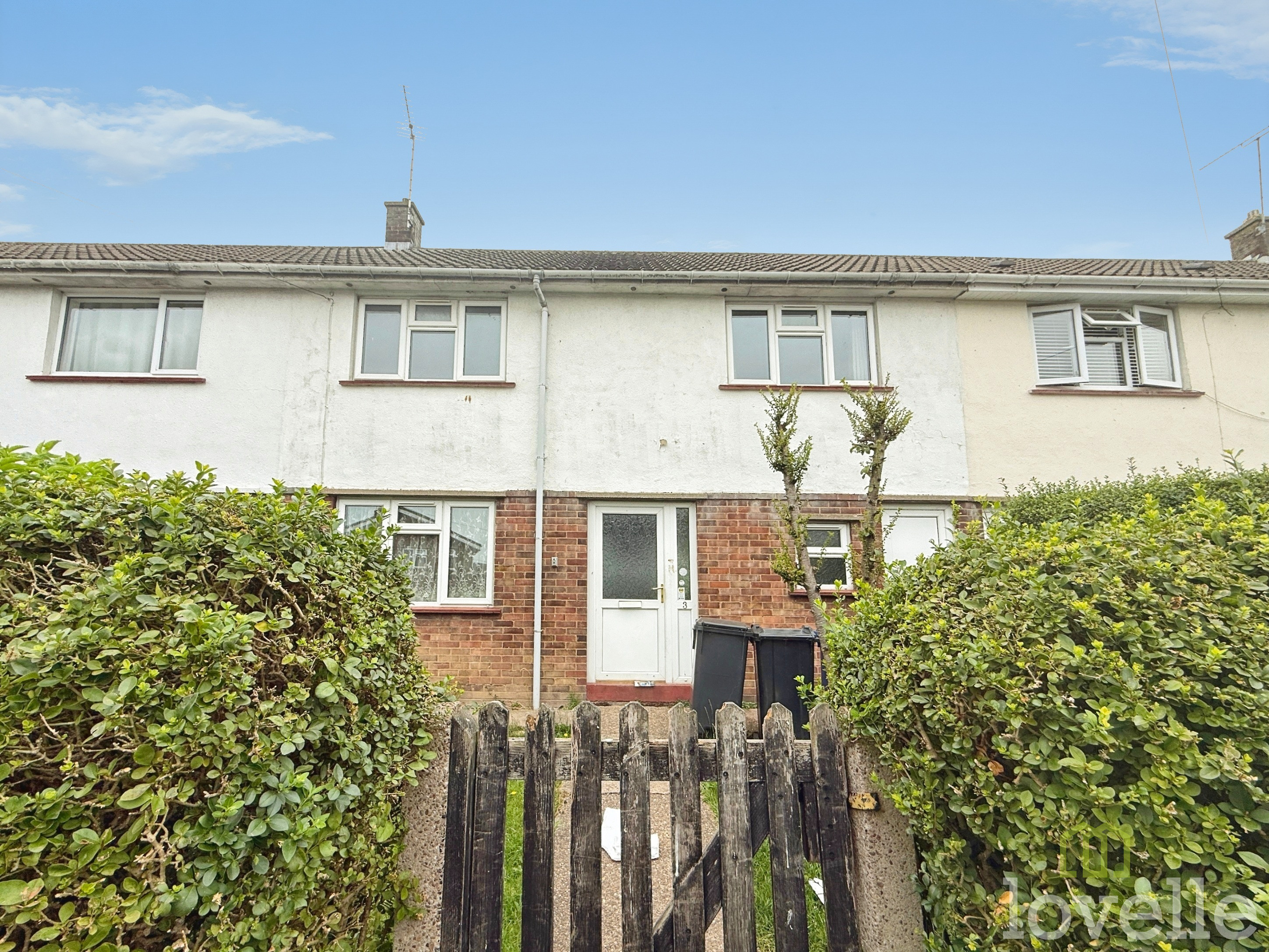 3 bedroom Terraced House To Let
