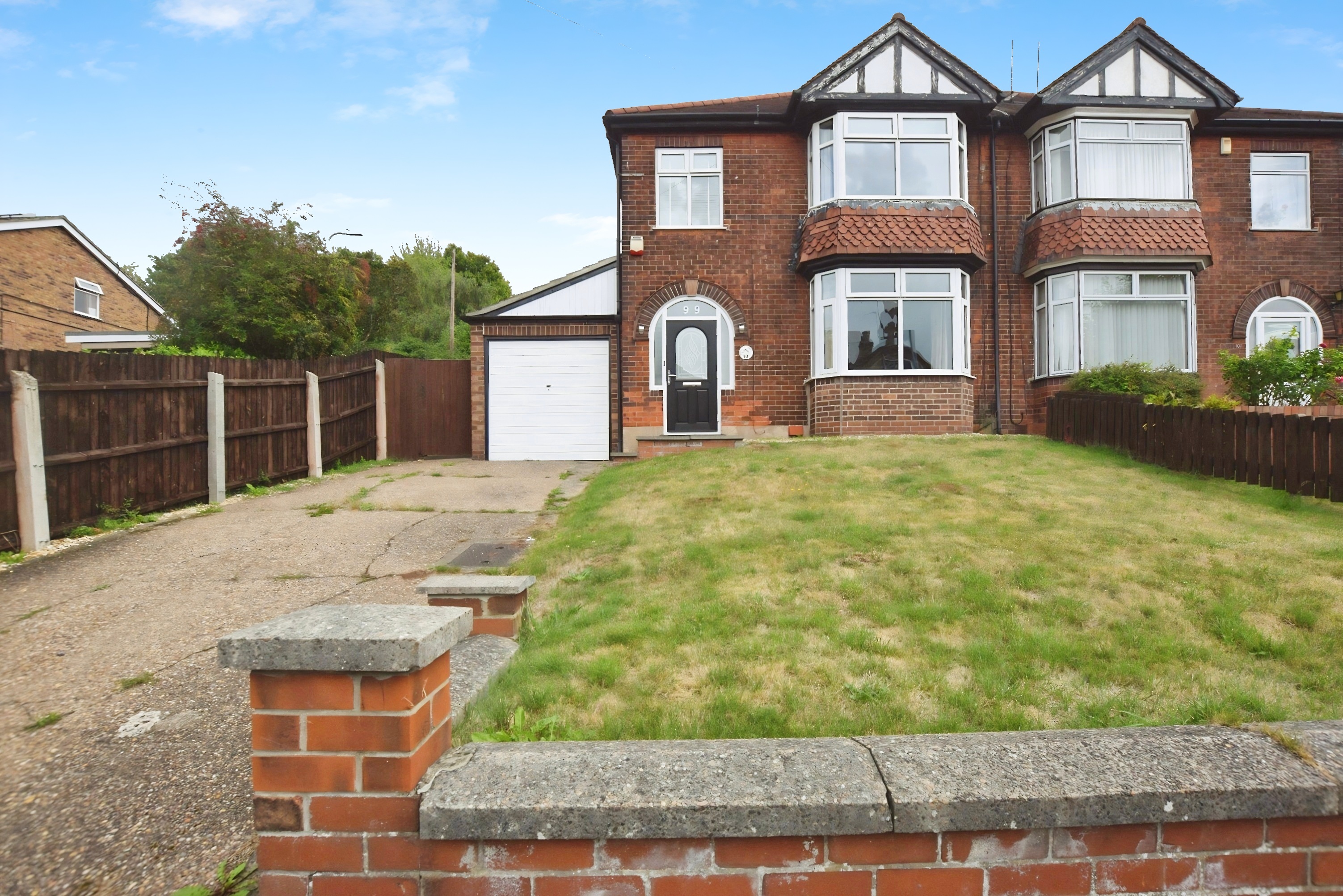 3 bedroom Semi-detached house To Let