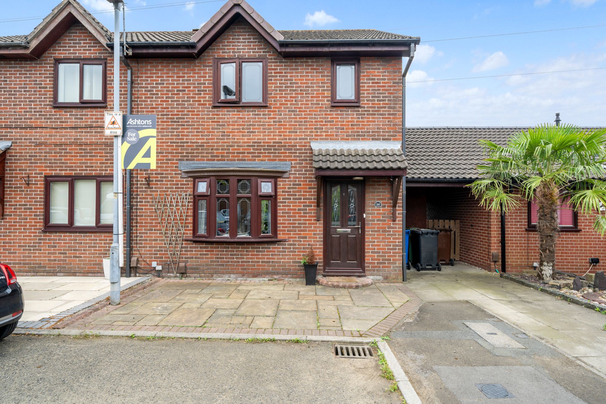 3 bedroom Semi-detached house For Sale