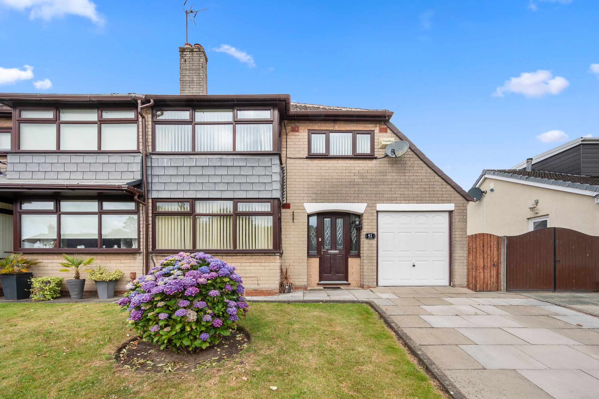 3 bedroom Semi-detached house For Sale