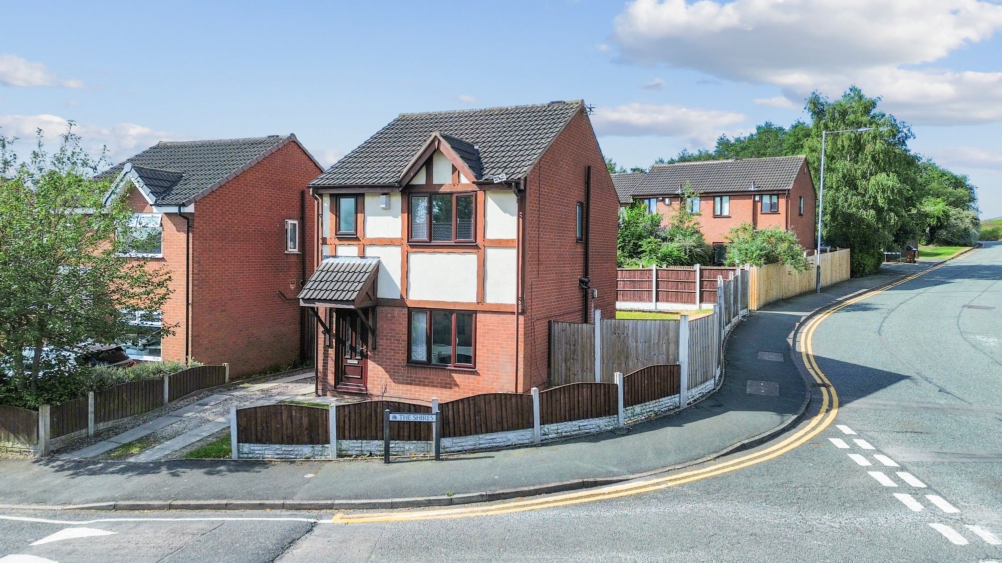 3 bedroom Detached house For Sale