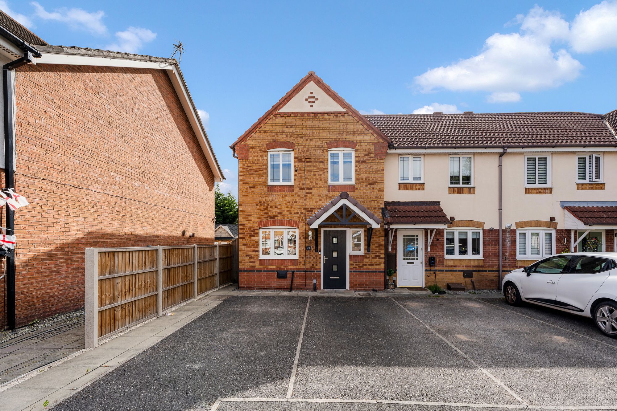 3 bedroom End of terrace house For Sale