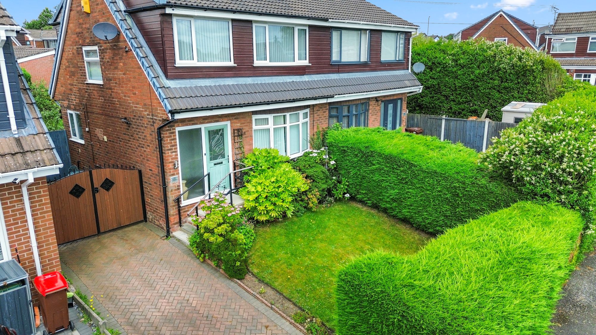 3 bedroom Semi-detached house For Sale
