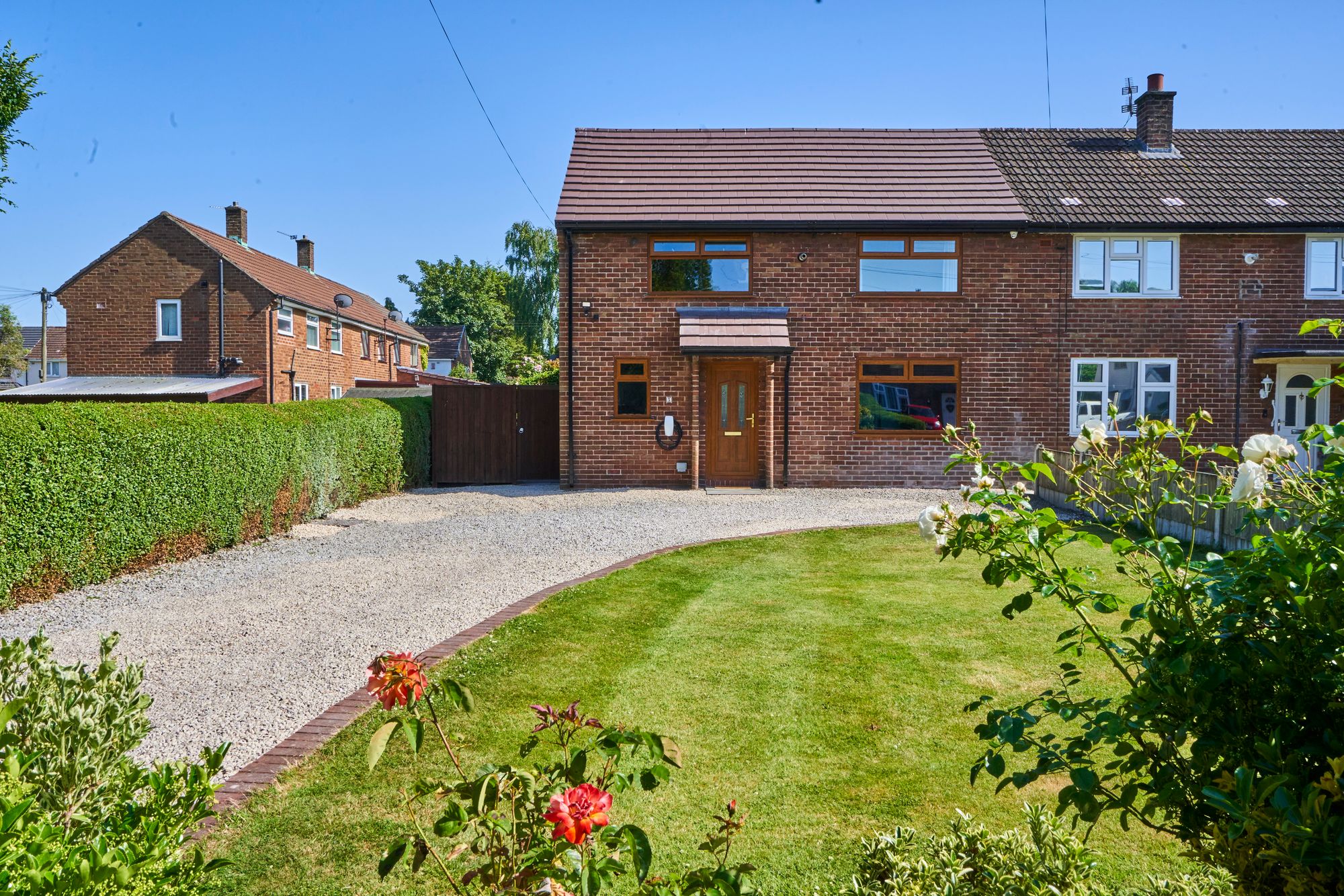 3 bedroom End of terrace house Under Offer