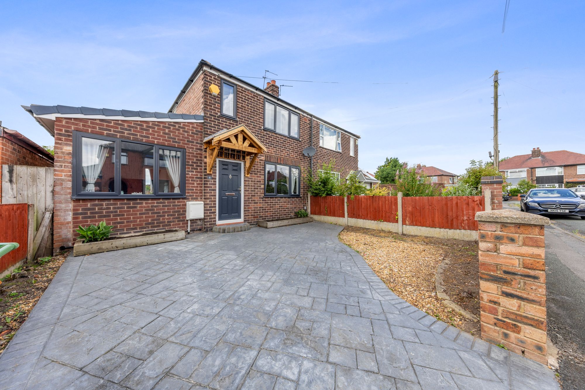 3 bedroom Semi-detached house For Sale