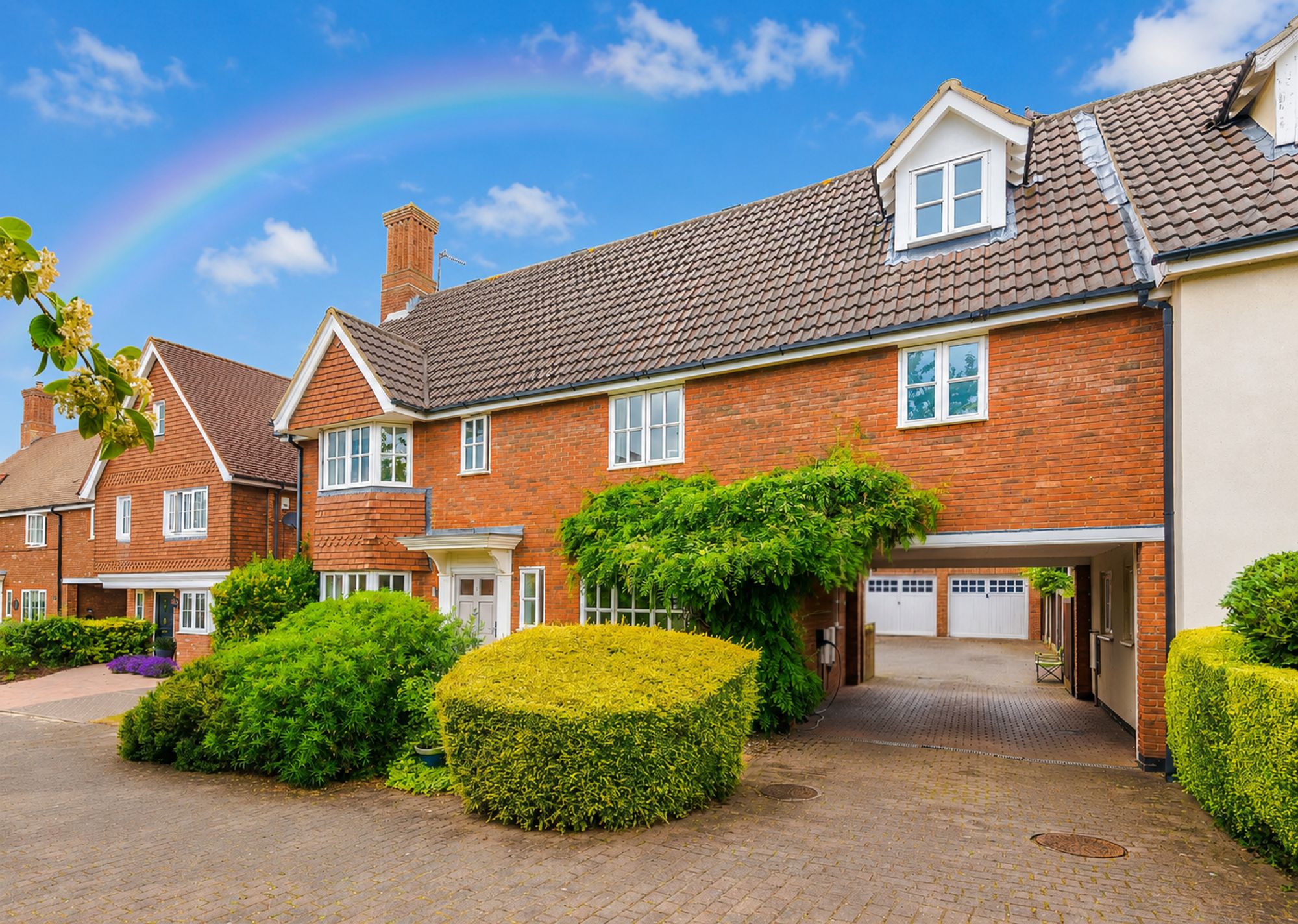 5 bedroom Link detached house For Sale