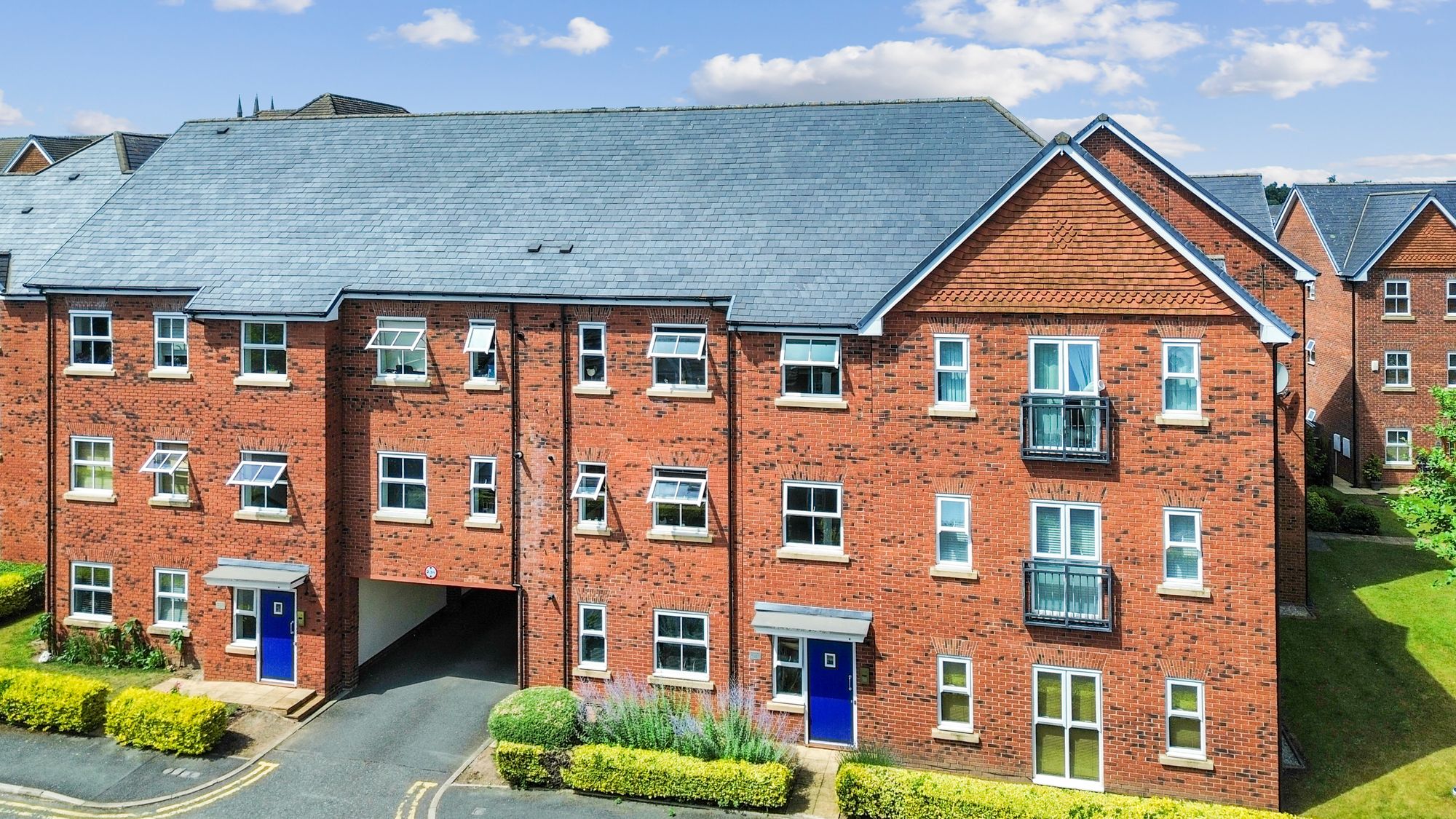 1 bedroom Semi-detached house For Sale