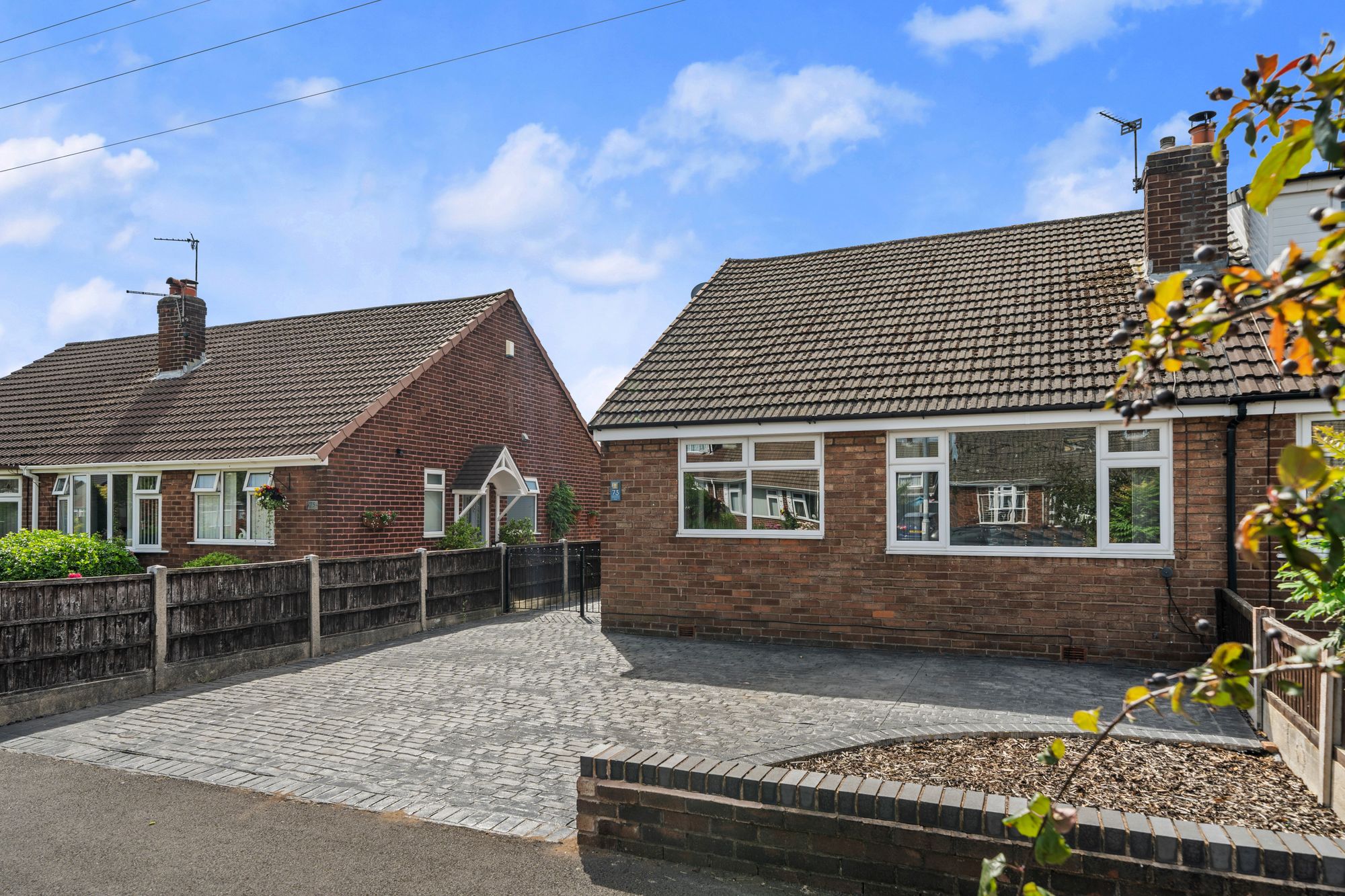 2 bedroom Detached bungalow For Sale