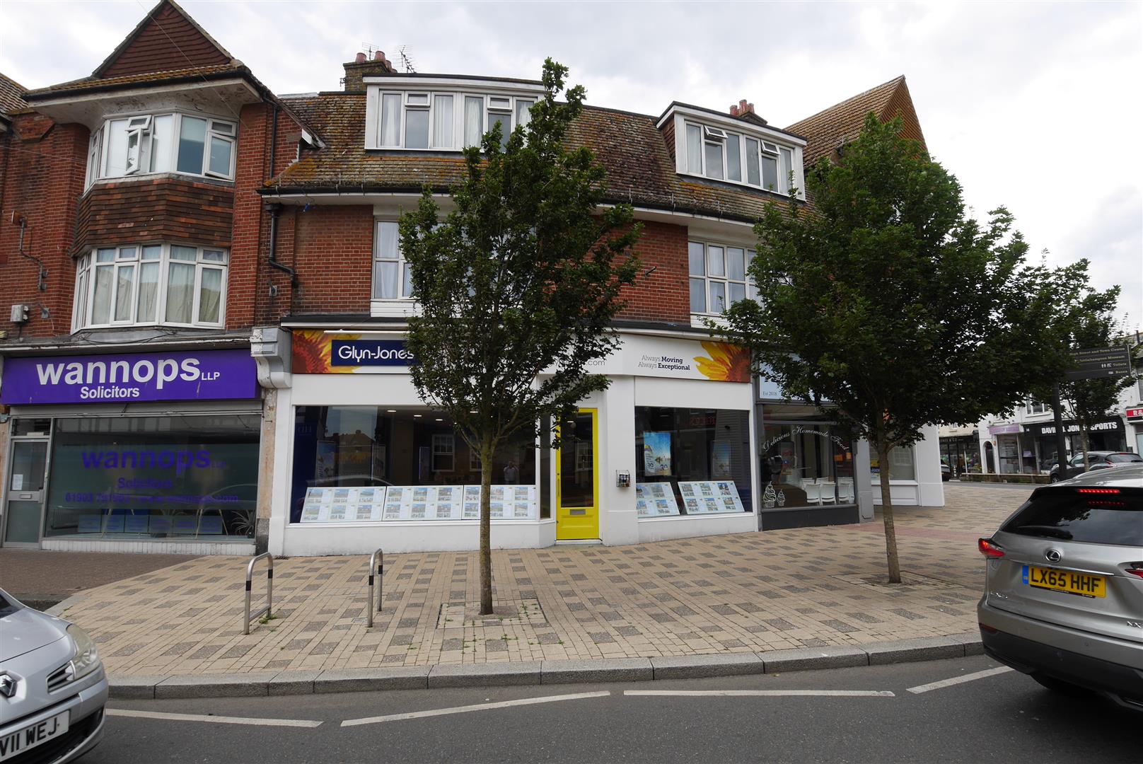 3 bedroom Maisonette To Let