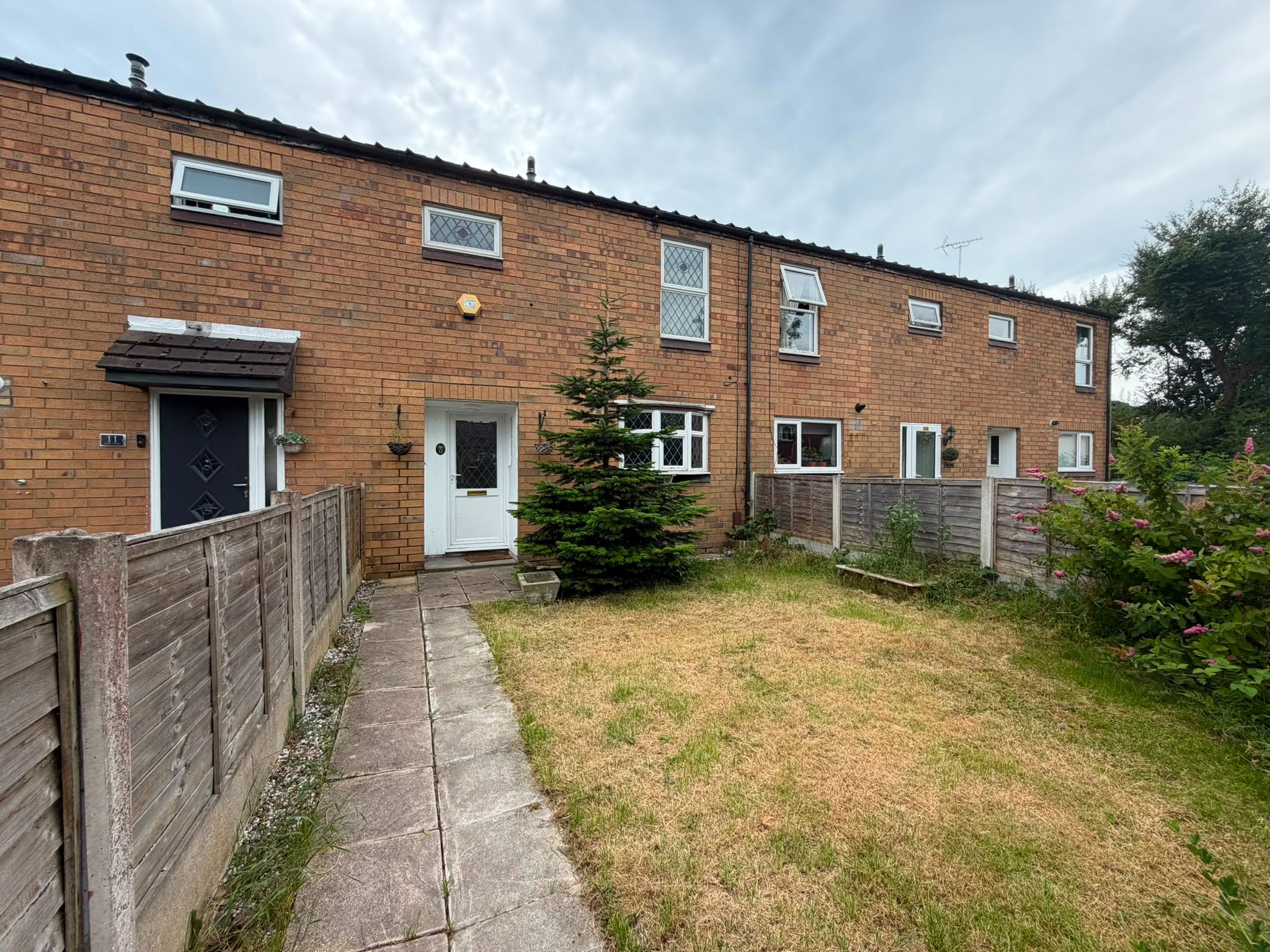 3 bedroom Terraced House To Let