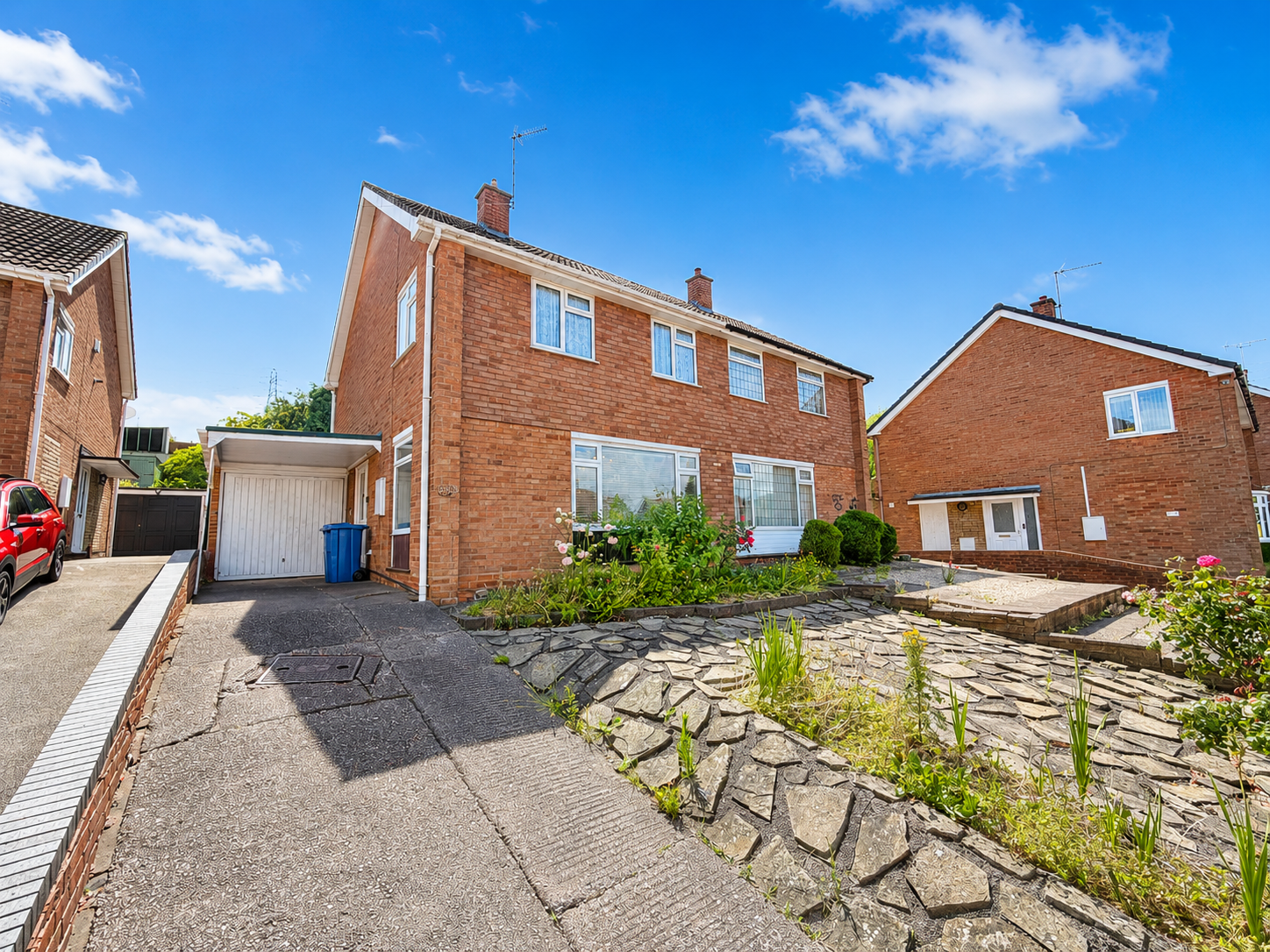 4 bedroom Semi-detached house For Sale