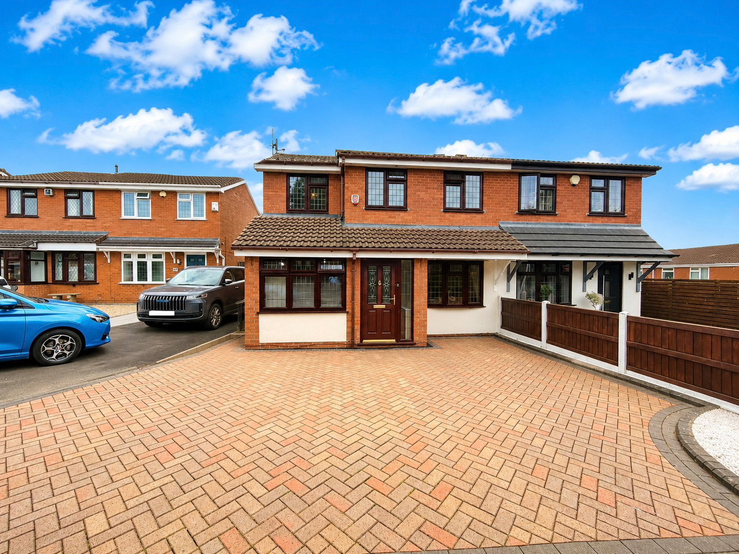 5 bedroom Semi-detached house For Sale