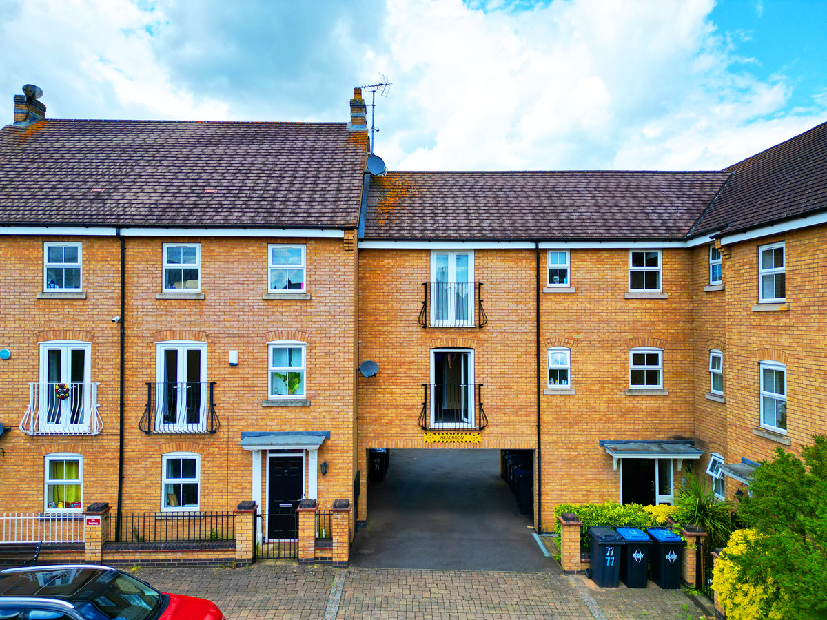 2 bedroom Ground floor flat For Sale