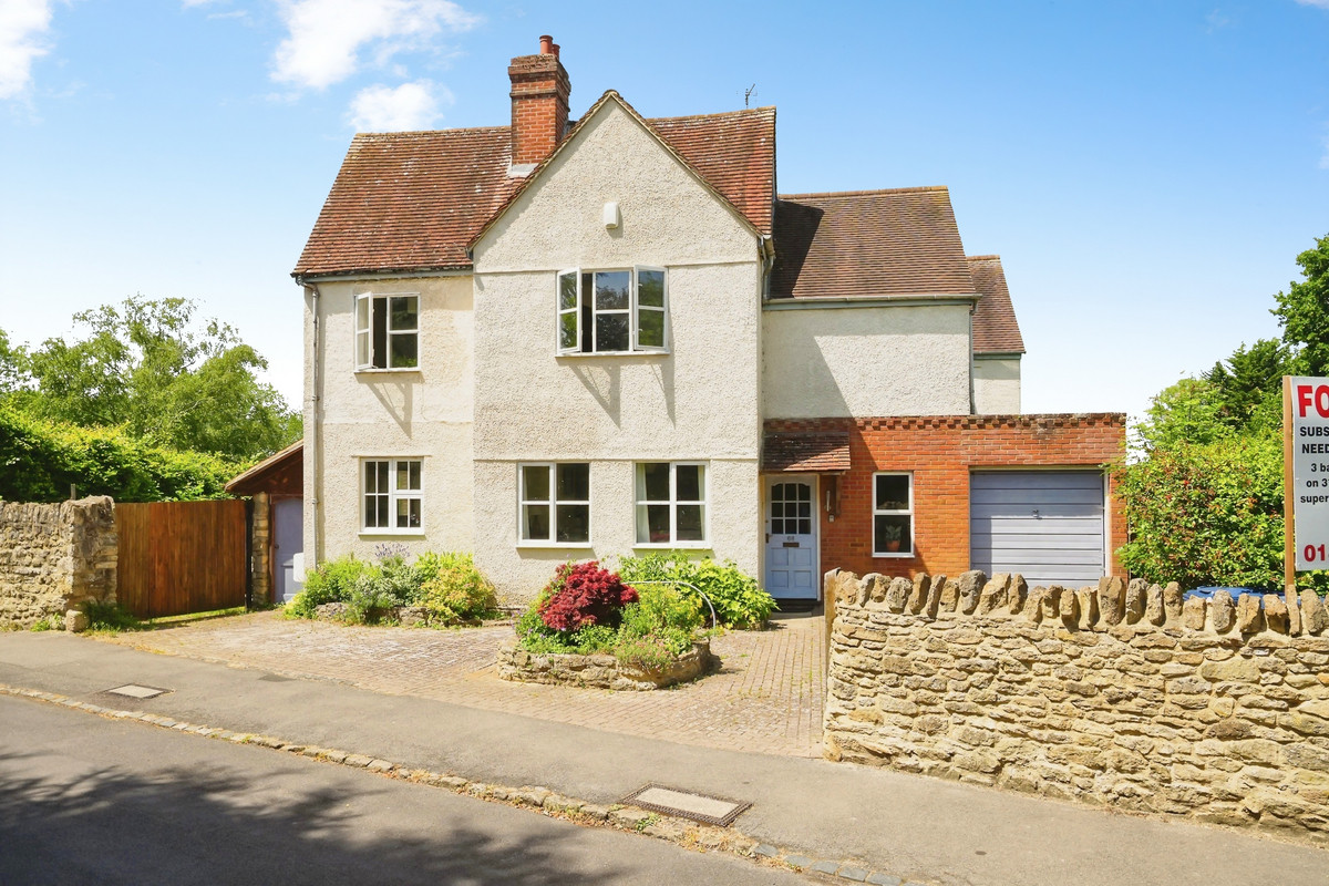8 bedroom House (unspecified) For Sale