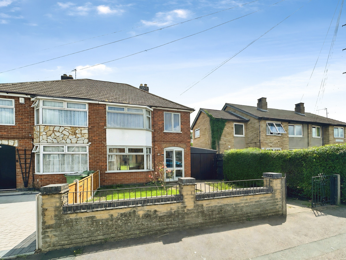 3 bedroom Semi-detached house For Sale