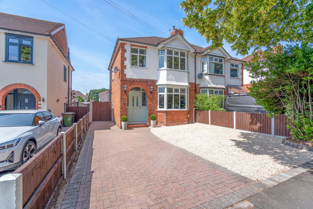 3 bedroom Semi-detached house For Sale
