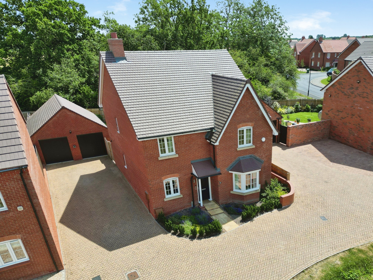 4 bedroom Detached house For Sale