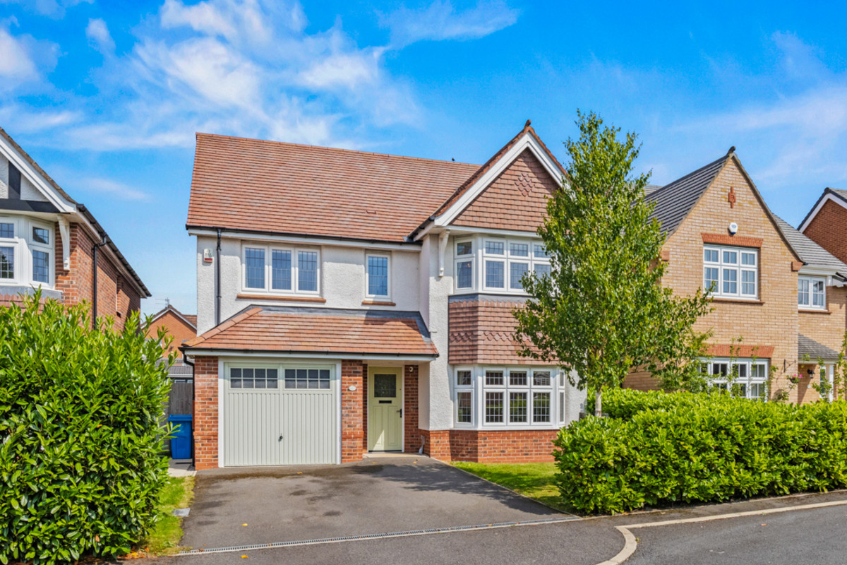 4 bedroom Manor House For Sale
