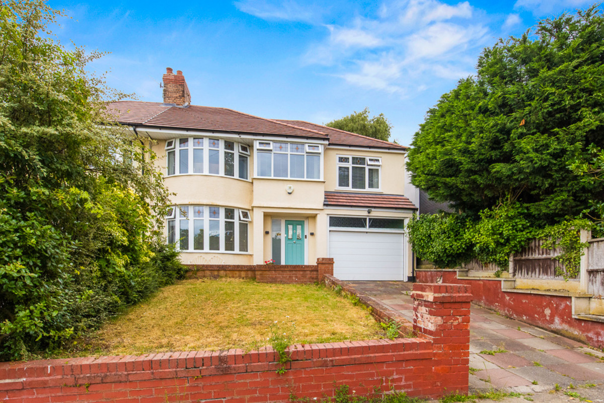 5 bedroom Semi-detached house For Sale