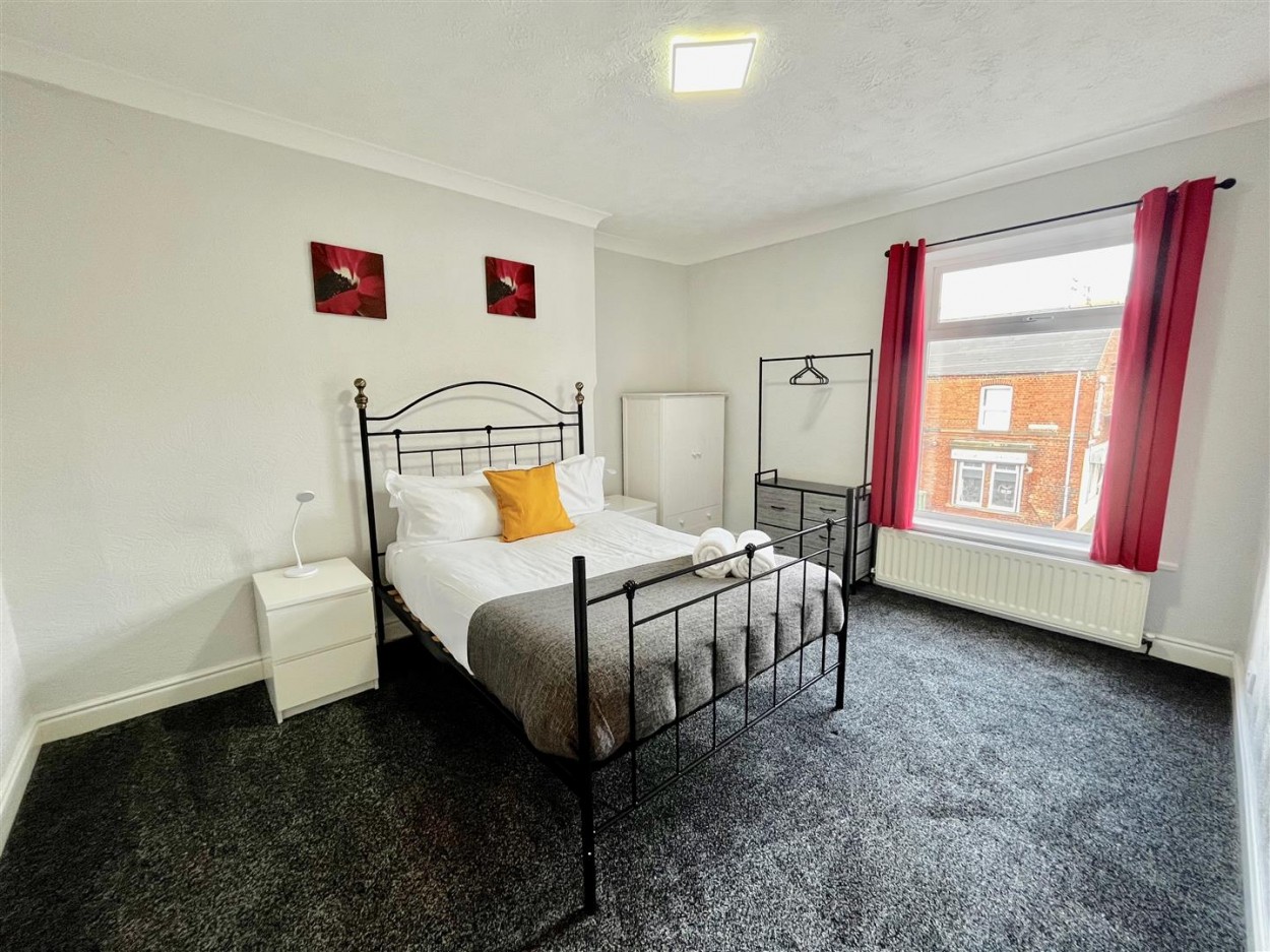 3 bedroom Apartment For Sale