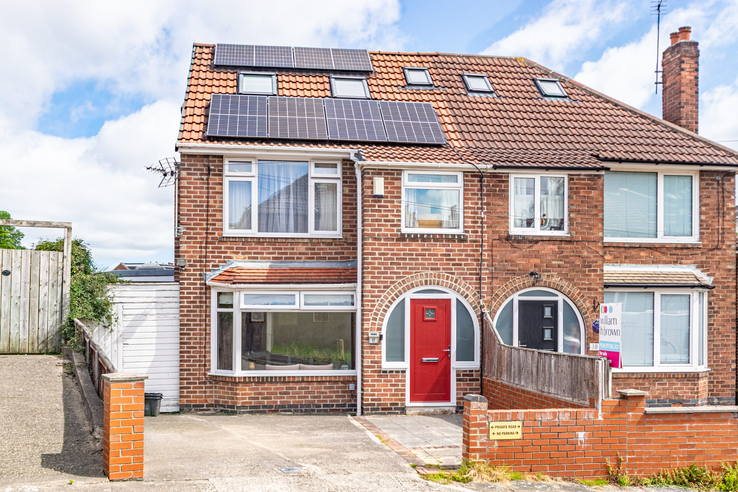 4 bedroom Semi-detached house For Sale