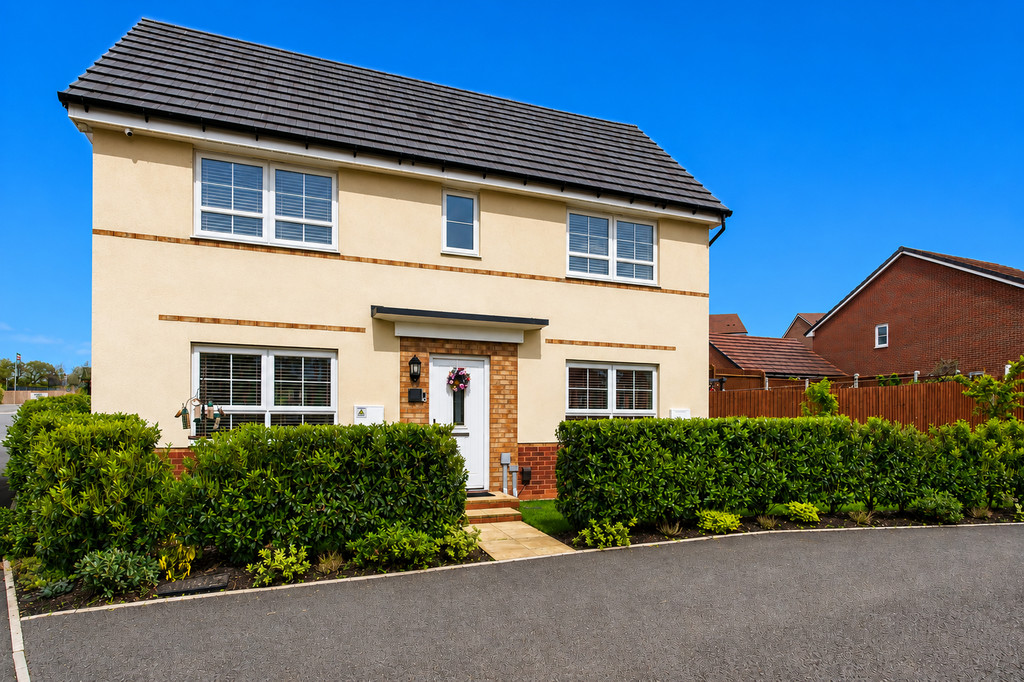 3 bedroom Detached house For Sale