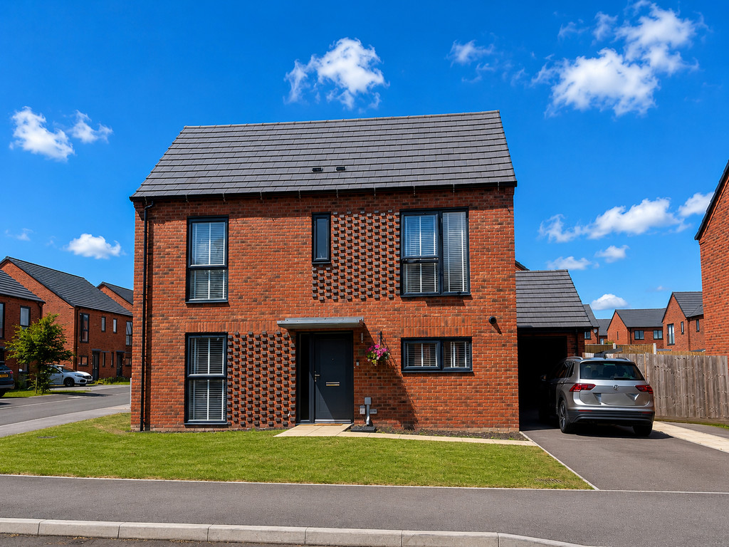 3 bedroom Detached house For Sale