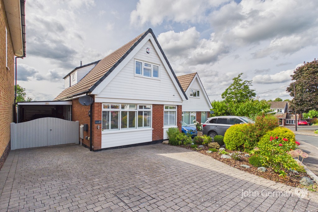 2 bedroom Detached house For Sale