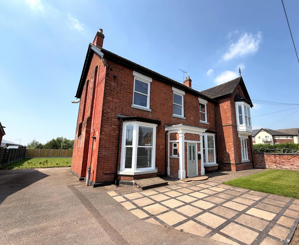 5 bedroom Detached house To Let