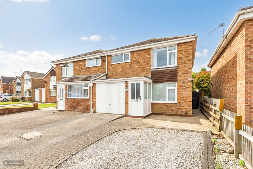 3 bedroom Semi-detached house For Sale