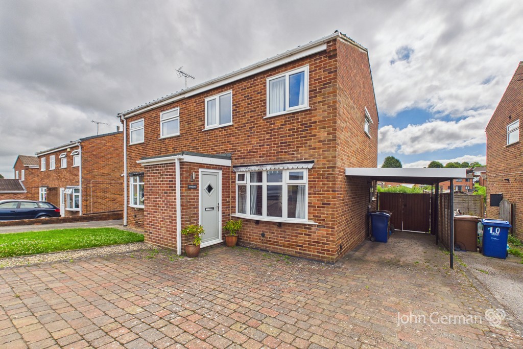 3 bedroom Semi-detached house For Sale
