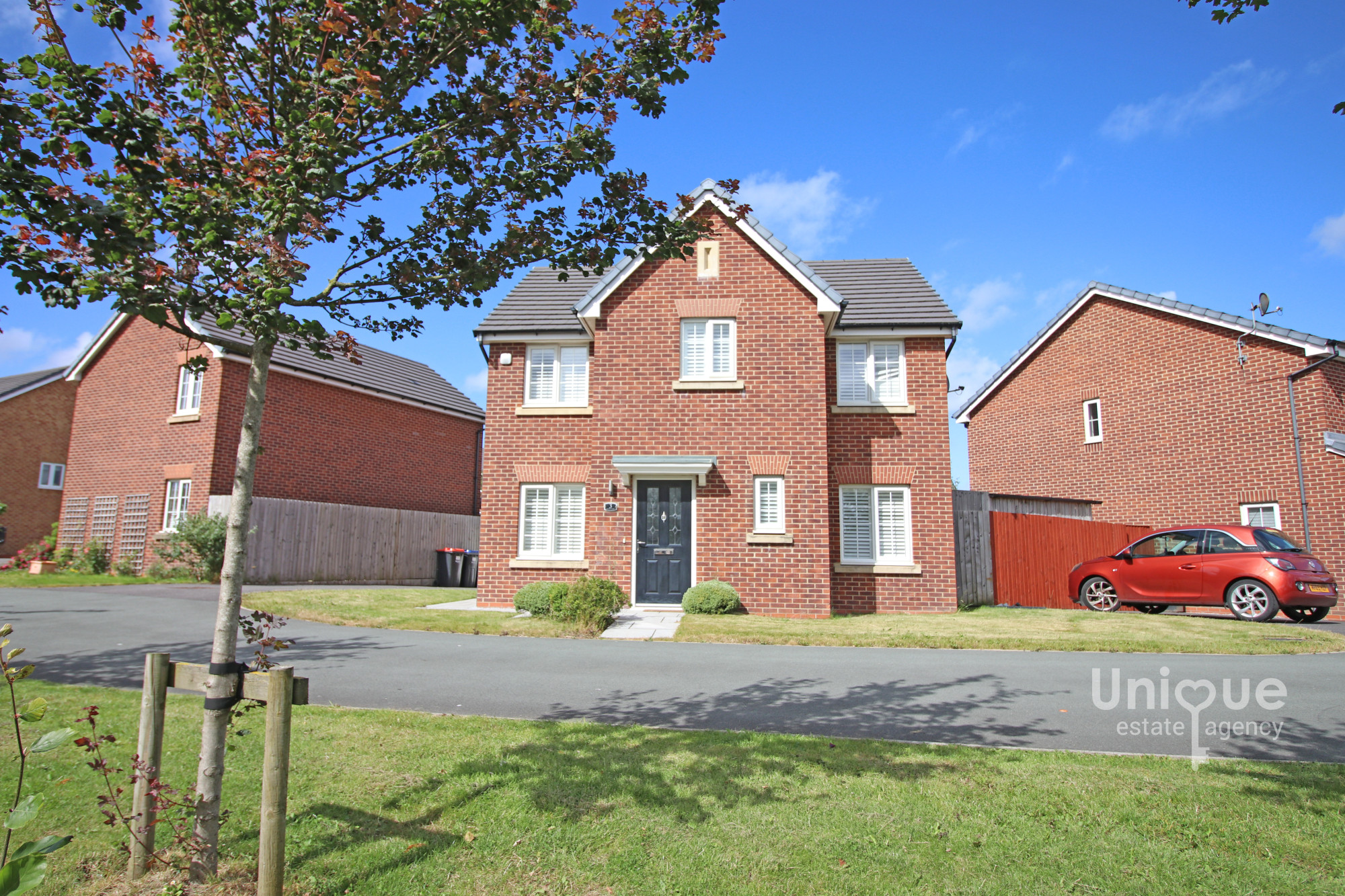 4 bedroom Detached house Under Offer